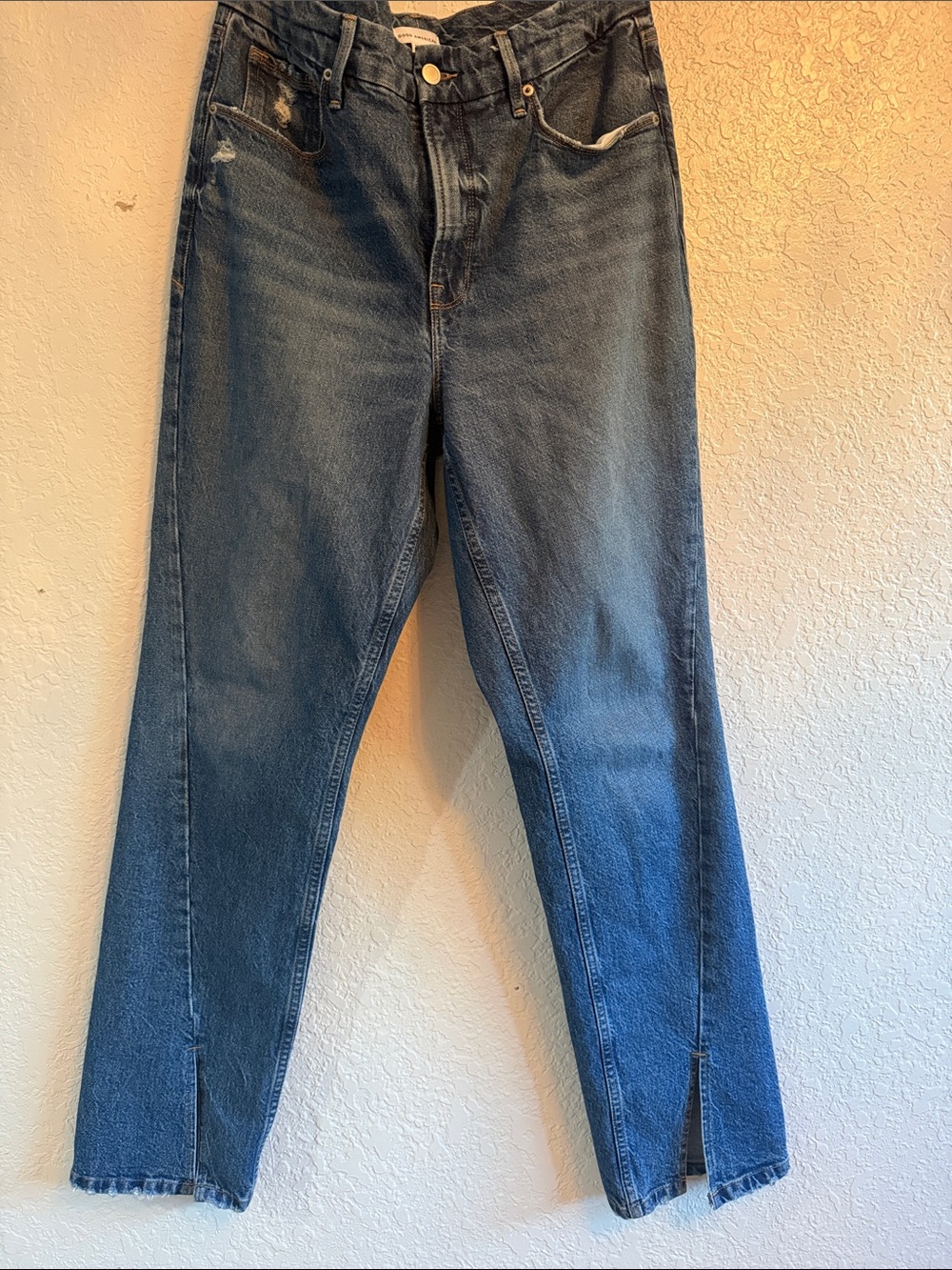 Good American Straight Leg Jeans in Medium Blue Wash